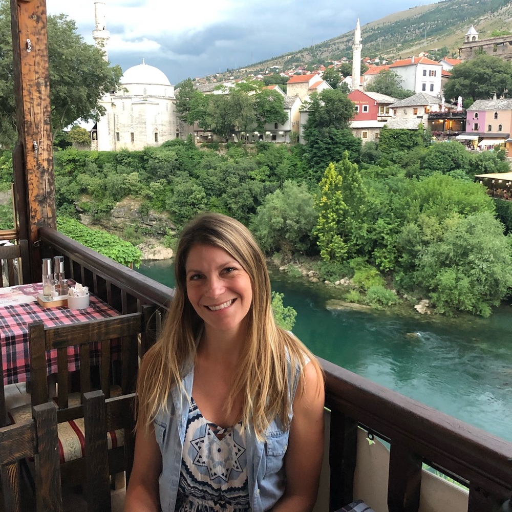 Meet your Posher, Hilary